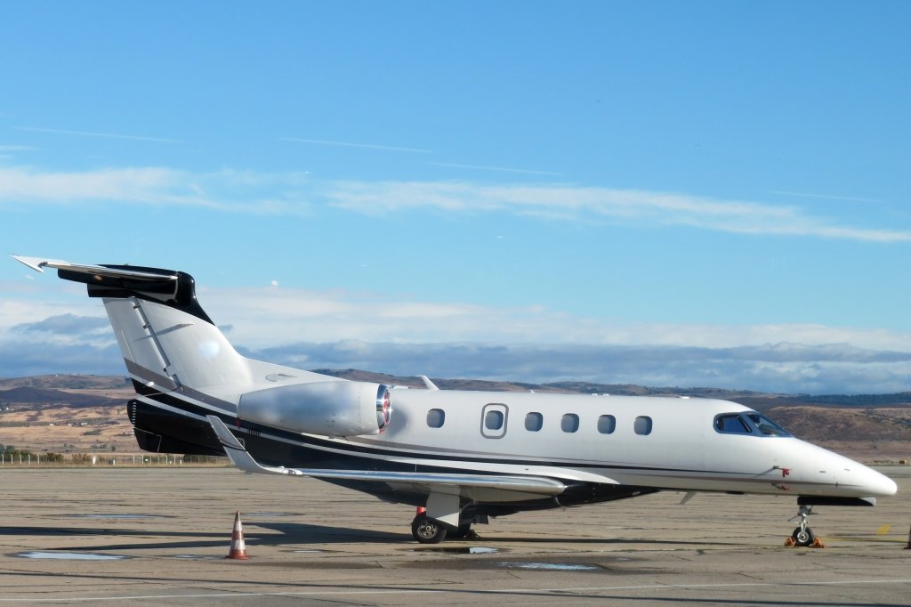 Embraer Phenom 300
